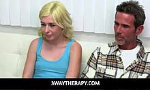 Terapie trojkou: Úprava obličeje pro zdravý vztah mezi nevlastním otcem a dcerou